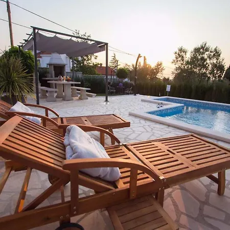 Kontrada 4 With Pool In *