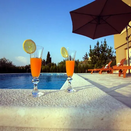 Kontrada 4 With Pool In * Задар