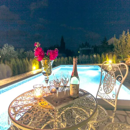 Вилла Kontrada 4 With Pool In Задар